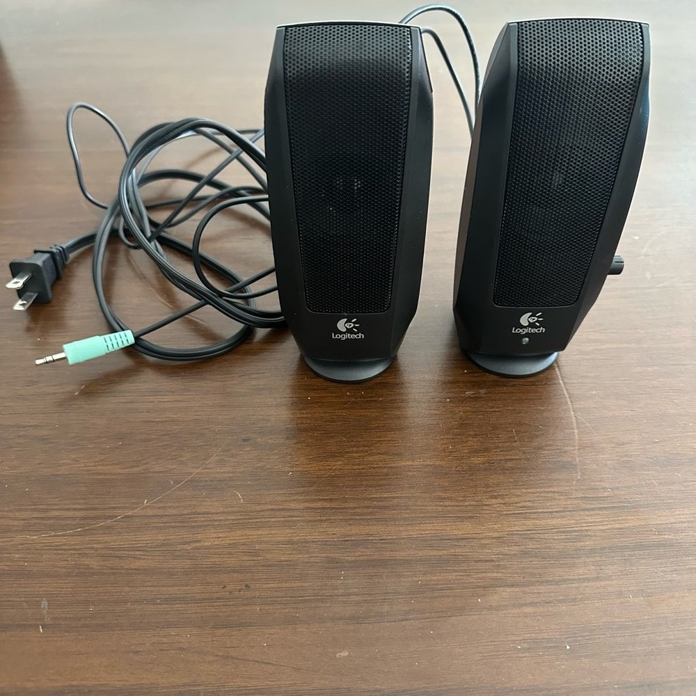 Logitech S120 Computer Speakers Multi Media Black Wired Tested Working 4.4 watts